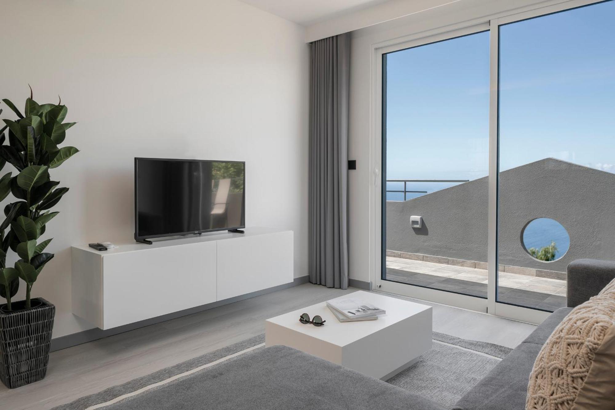 Intelsol Calheta Apartments By An Island Apart Eksteriør billede